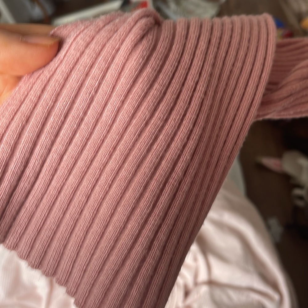 RIBBED PINK URBAN OUTFITTERS LONGSLEEVE WORN A COUPLE TIMES - Picture 4 of 6